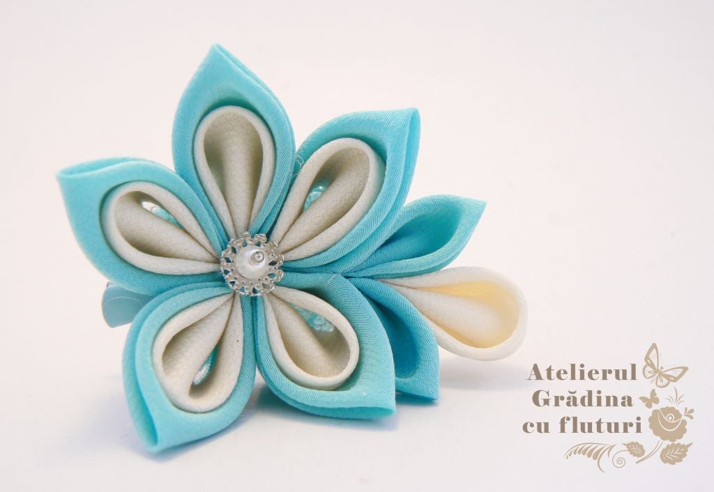 floare bleu martisor logo