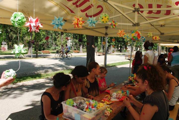 A nice origami workshop in the park.