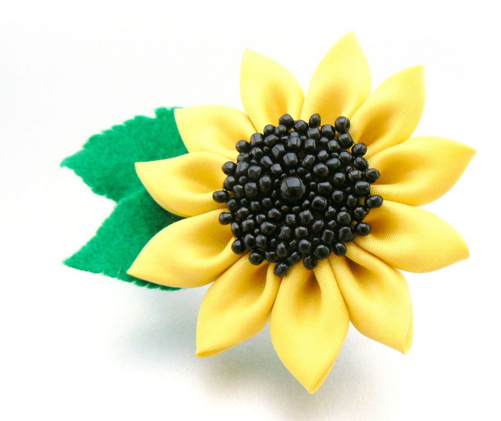 Floarea soarelui kanzashi - prima încercare