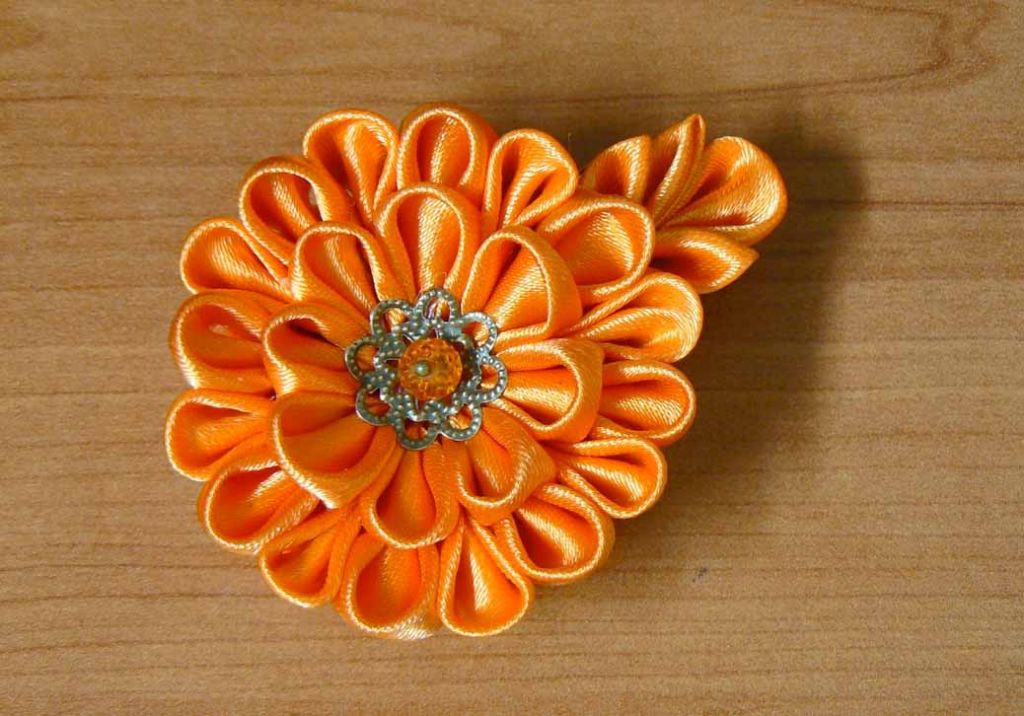 Kanzashi dahlia handmade flower diy tutorial finished