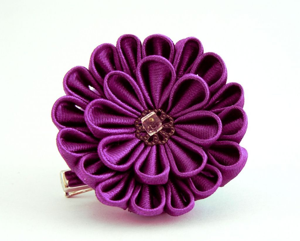 Crizantema kanzashi baza dubla din satin violet