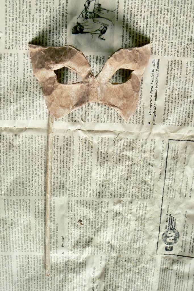 Serrated He deck Tutorial: bază de mască venețiană - Grădina cu fluturi