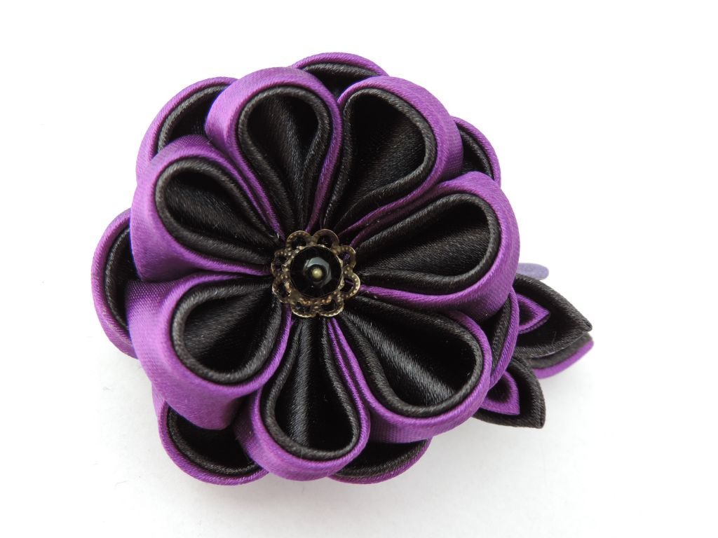 Bujor mov negru - floare kanzashi satin 