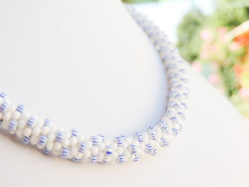 Colier margele Preciosa crosetate - dungi si alb - bead crochet