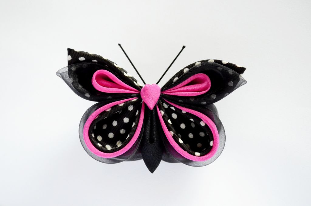 Fluture buline negru roz