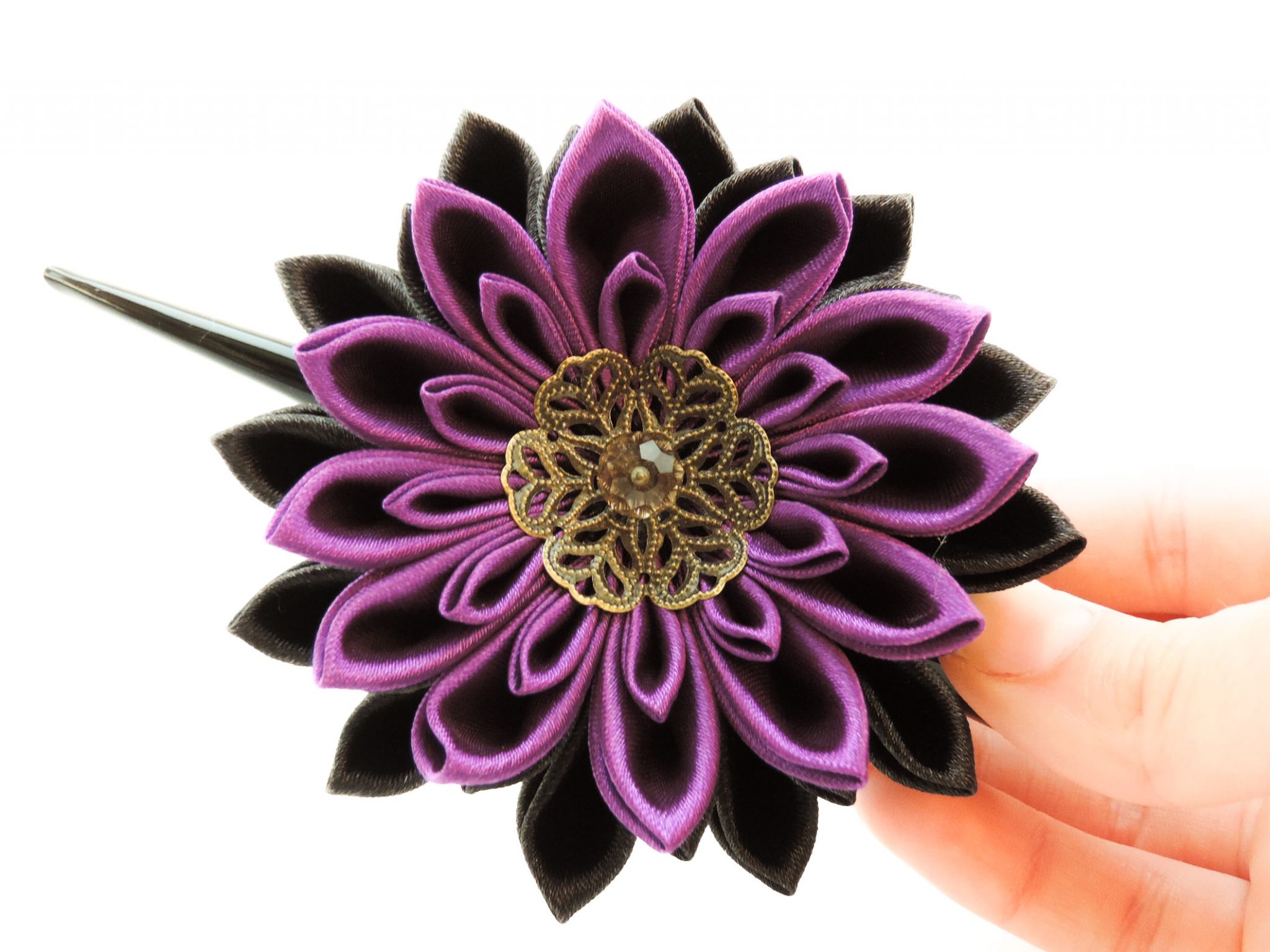 Black and purple satin chrysanthemum - DIY tutorial