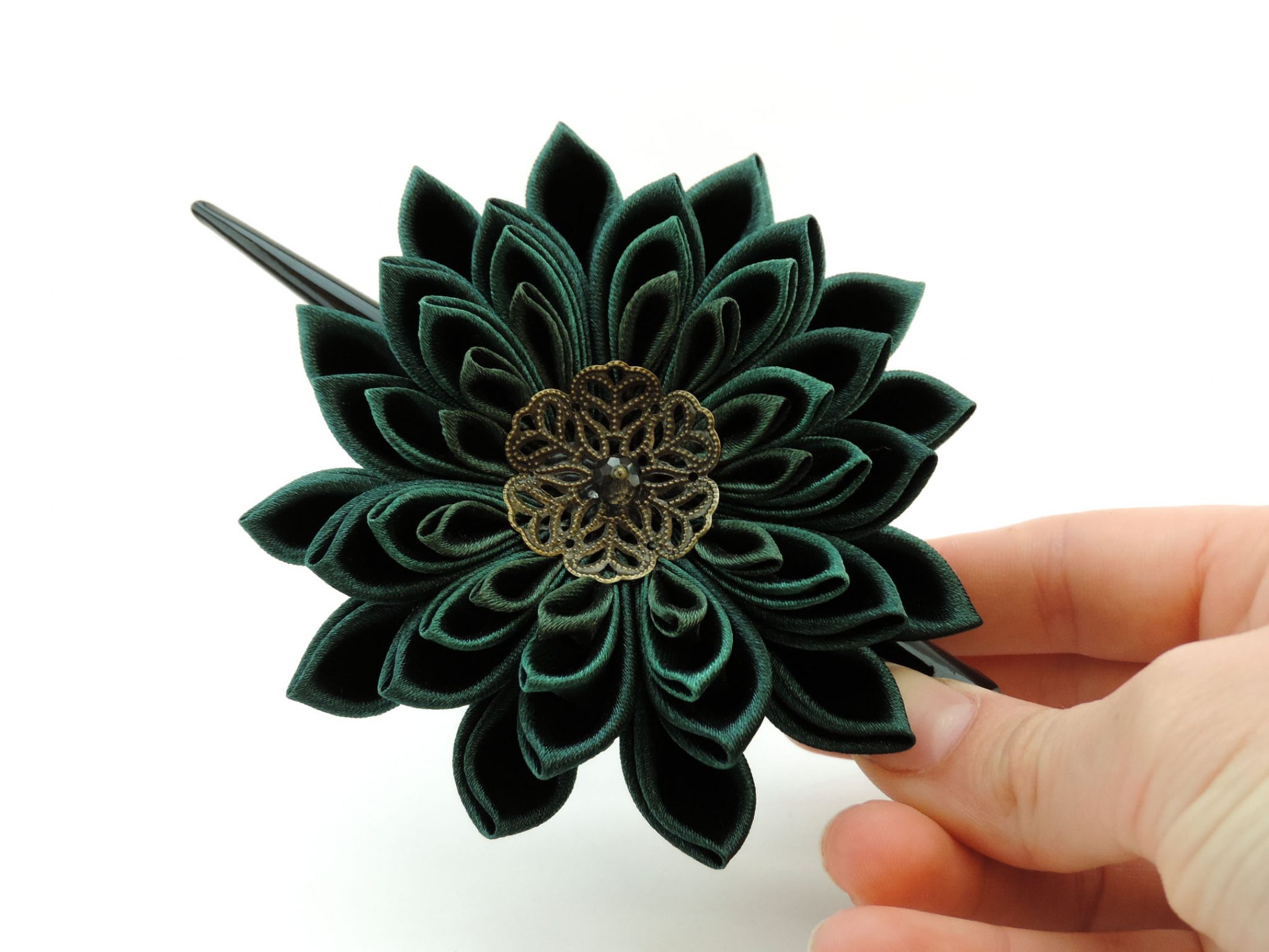 Dark green satin chrysanthemum - DIY tutorial