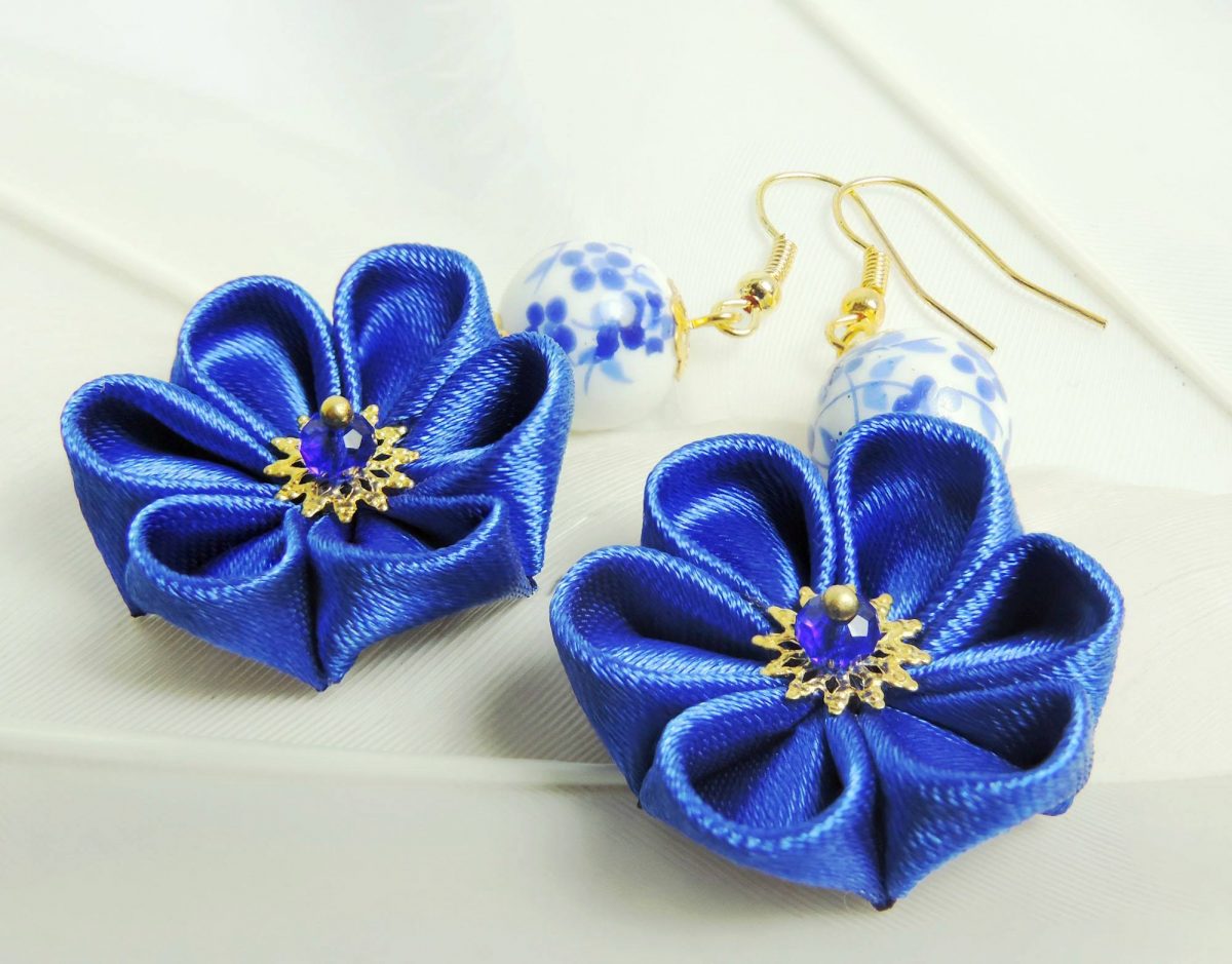 Fabric flower earrings - intense blue