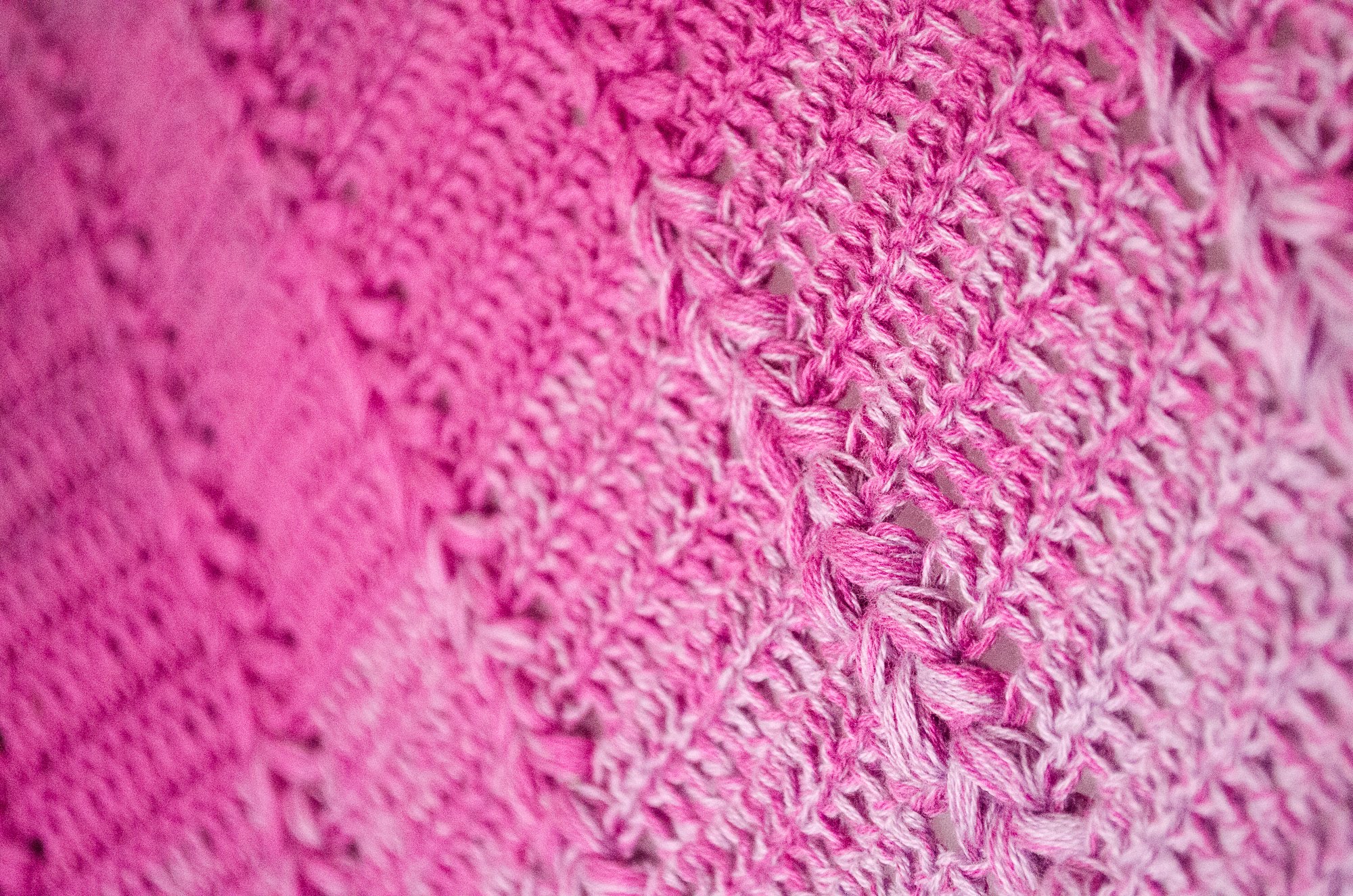 Blackberry pudding shawl gradient yarn easy pattern close-up
